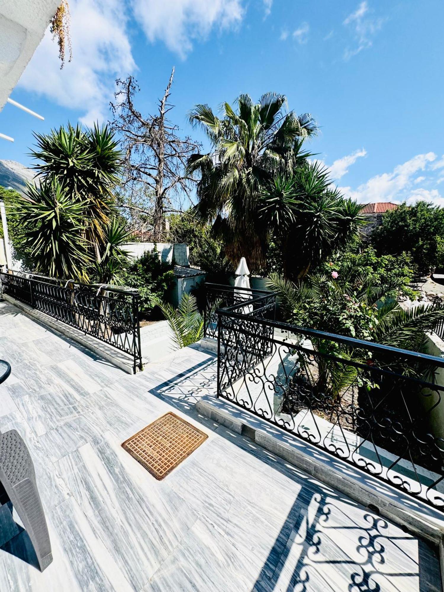 Mani Spot Hotel Areopoli Exterior photo